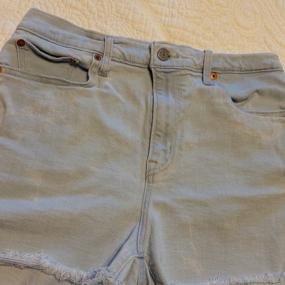 Levi’s High Rise Shorts - Picture 2 of 4
